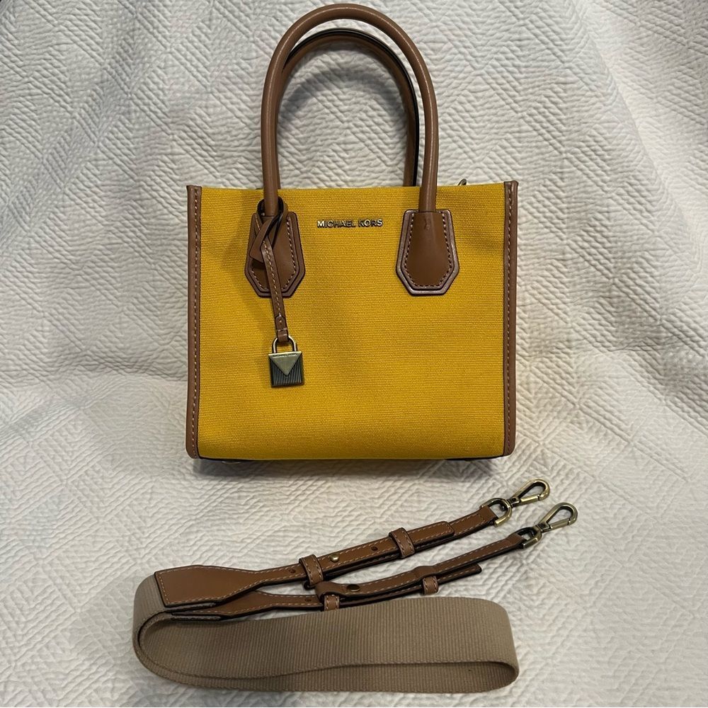 Michael Kors Mercer Messenger Crossbody Purse Jasmine Yellow - Canvas & Leather - Picture 2 of 16